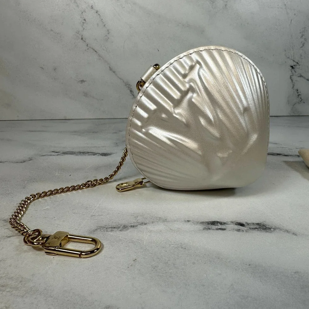 Louis Vuitton Shell Coin Purse Bag By The Pool Iridescent White/Gold LV Clutch - Picture 4 of 13